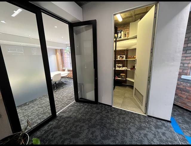 199M² OFFICE TO LET IN GREEN POINT